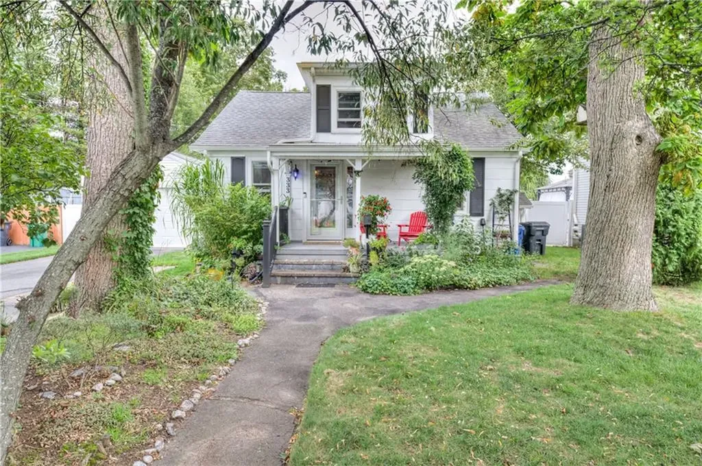 333 Greenwood Avenue Warwick RI 02886