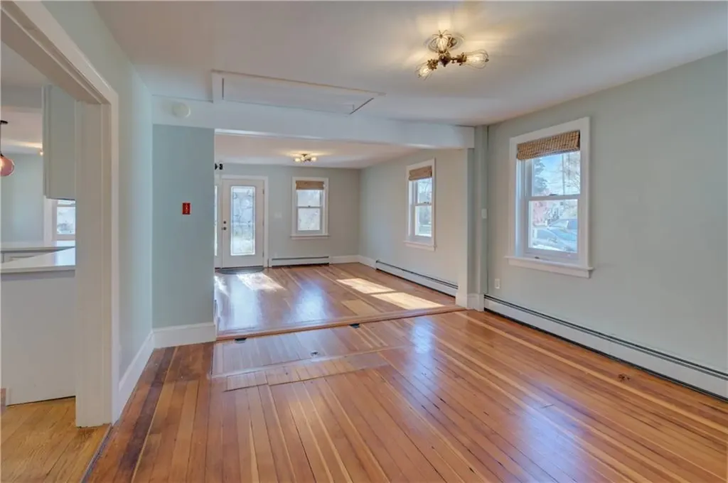 333 Greenwood Avenue Warwick RI 02886