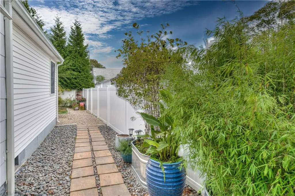 333 Greenwood Avenue Warwick RI 02886