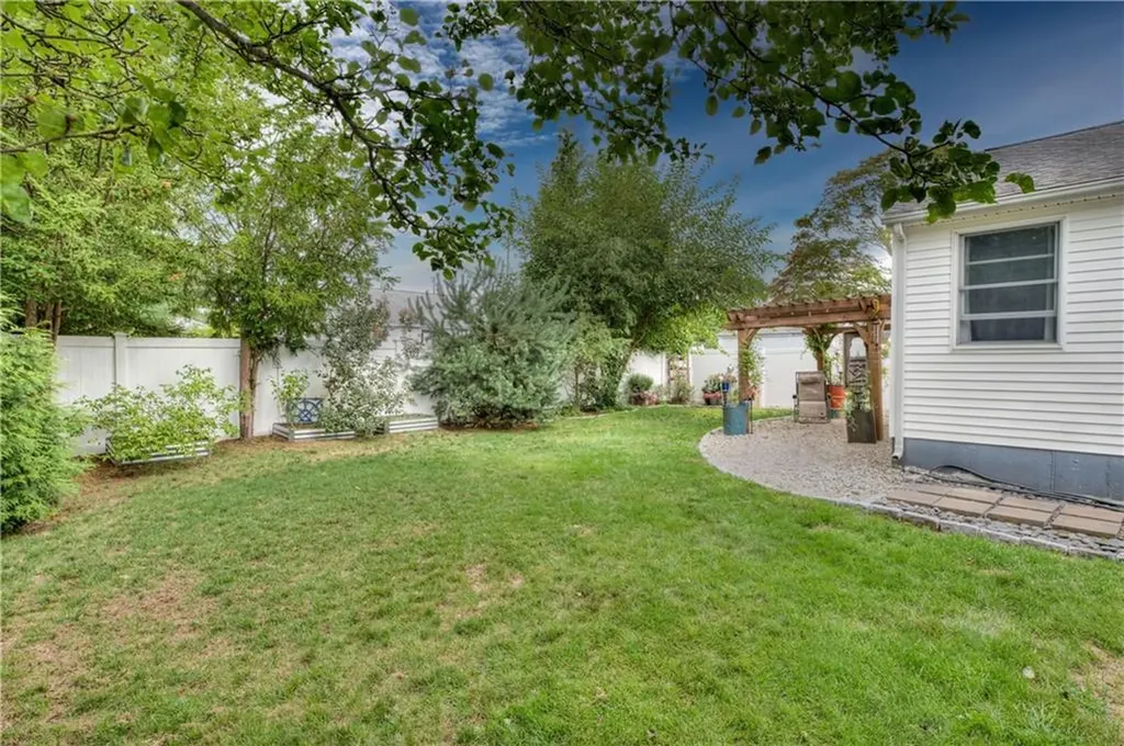 333 Greenwood Avenue Warwick RI 02886
