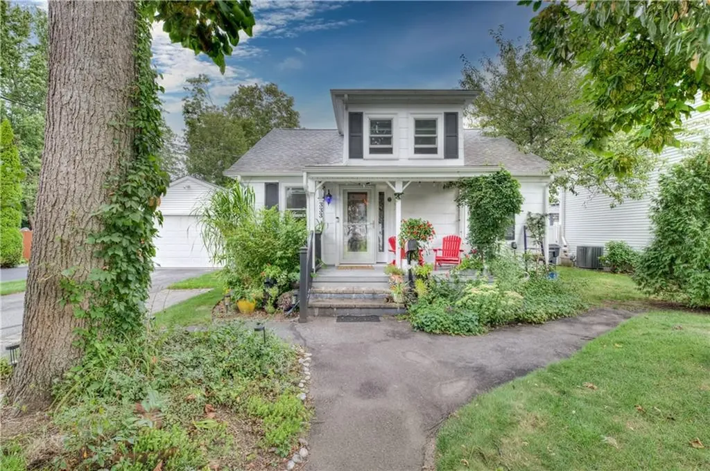 333 Greenwood Avenue Warwick RI 02886