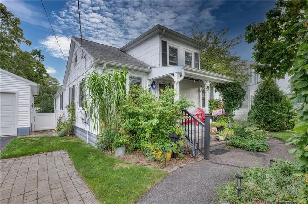 333 Greenwood Avenue Warwick RI 02886