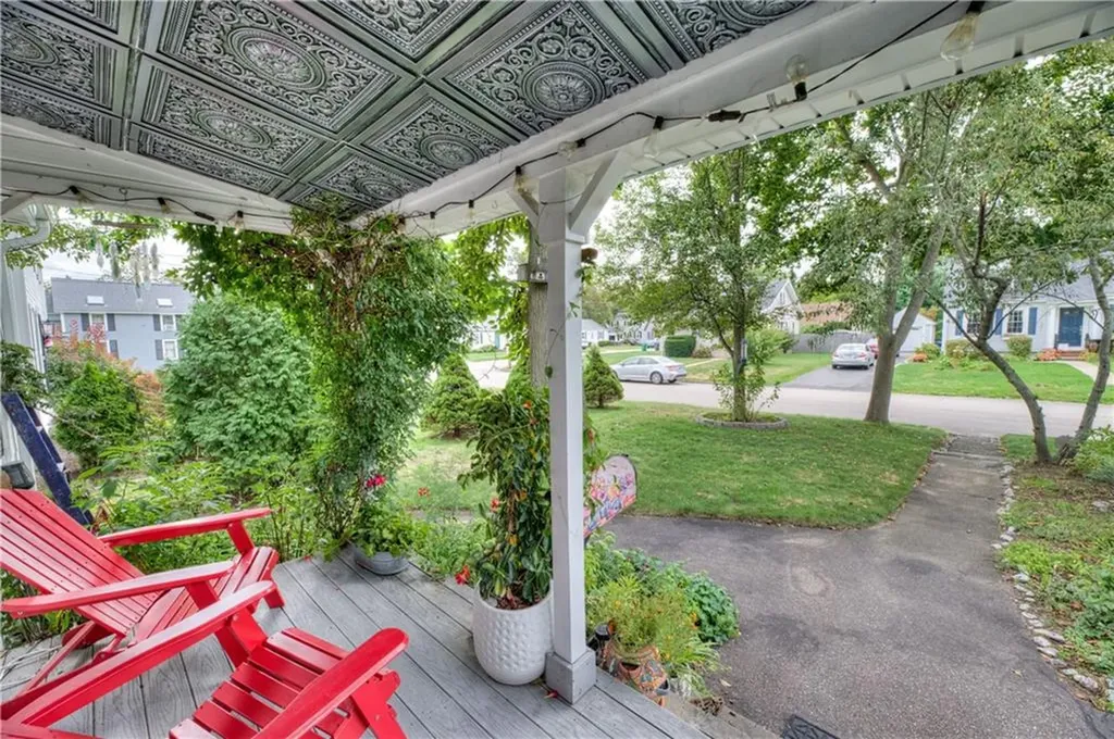 333 Greenwood Avenue Warwick RI 02886