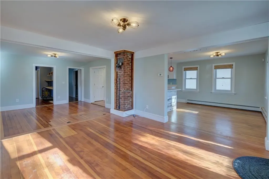 333 Greenwood Avenue Warwick RI 02886