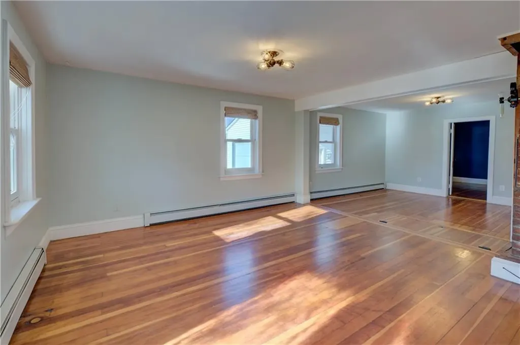 333 Greenwood Avenue Warwick RI 02886