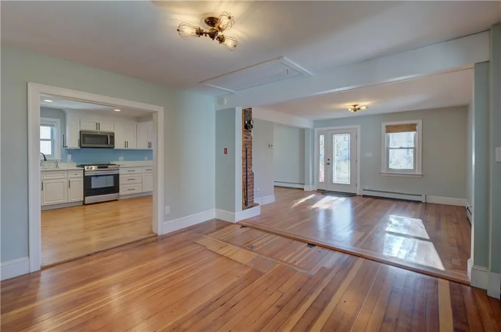 333 Greenwood Avenue Warwick RI 02886