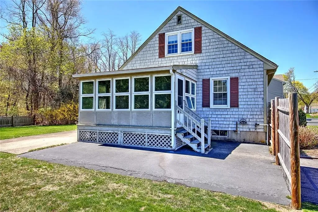 264 Waseca Avenue Barrington RI 02806