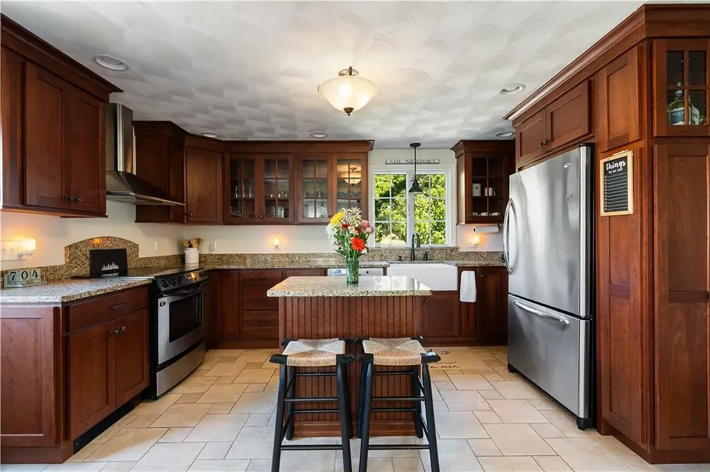 43 Academy Avenue Bristol RI 02809