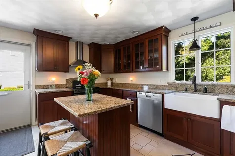 43 Academy Avenue Bristol RI 02809