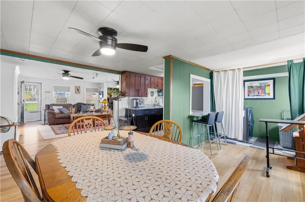 105 Forand Lane Lane Tiverton RI 02878