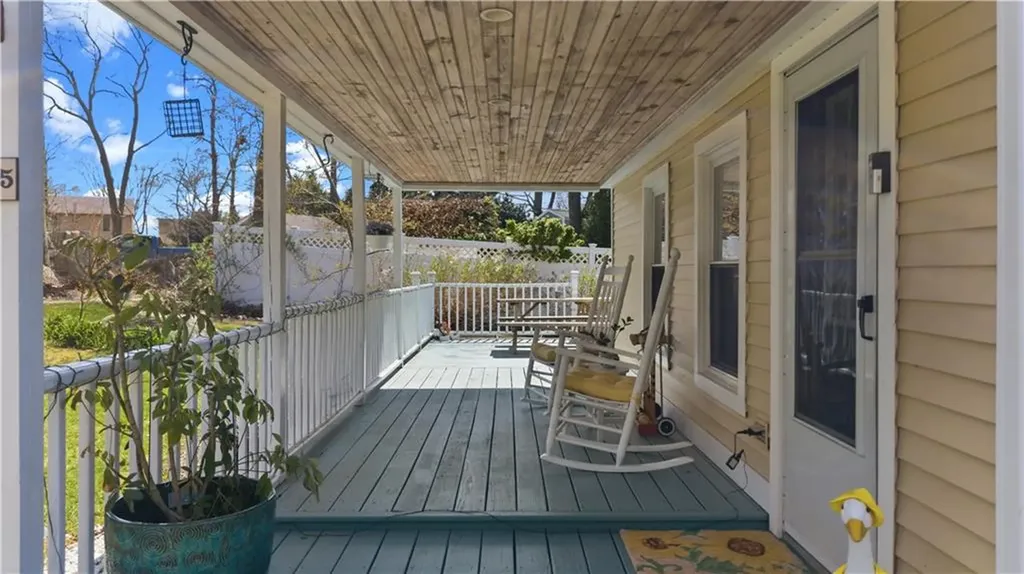 105 Forand Lane Lane Tiverton RI 02878