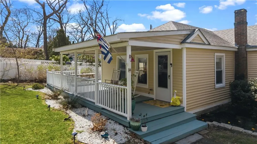 105 Forand Lane Lane Tiverton RI 02878