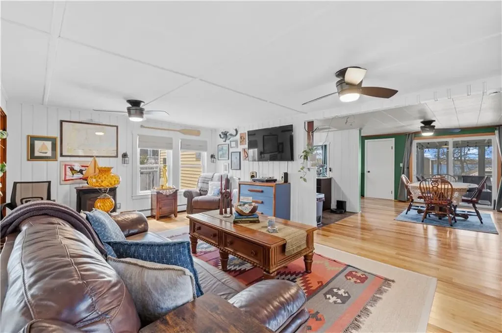 105 Forand Lane Lane Tiverton RI 02878