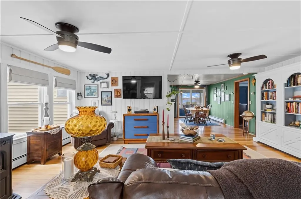 105 Forand Lane Lane Tiverton RI 02878