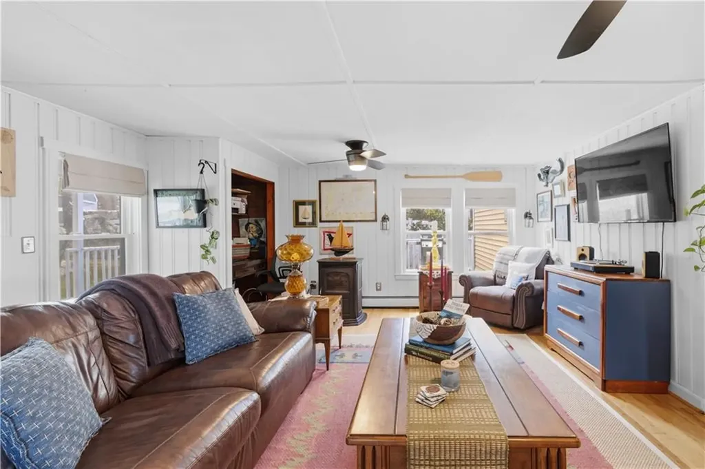105 Forand Lane Lane Tiverton RI 02878