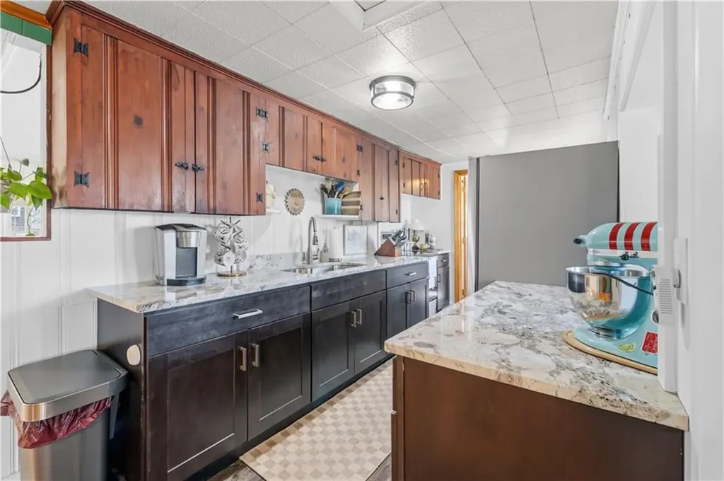 105 Forand Lane Lane Tiverton RI 02878