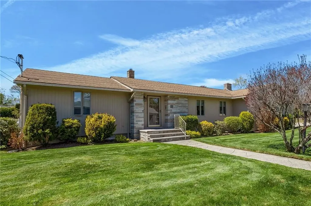 66 West River Parkway North Providence RI 02904