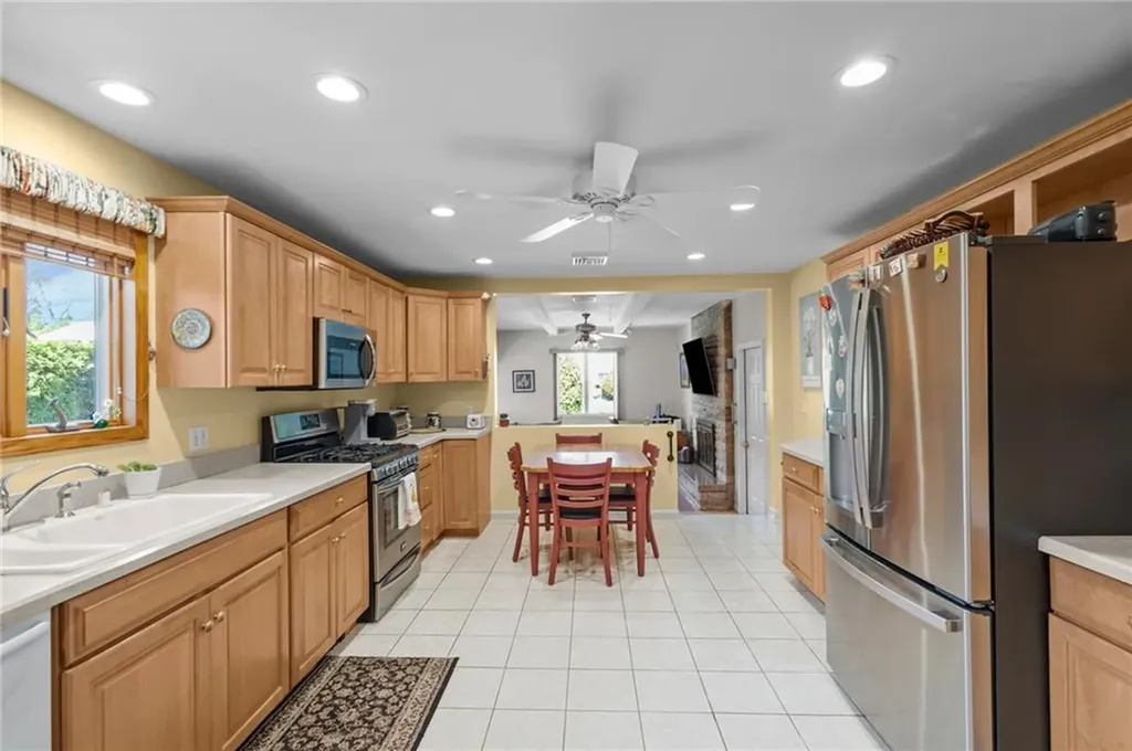 66 West River Parkway North Providence RI 02904