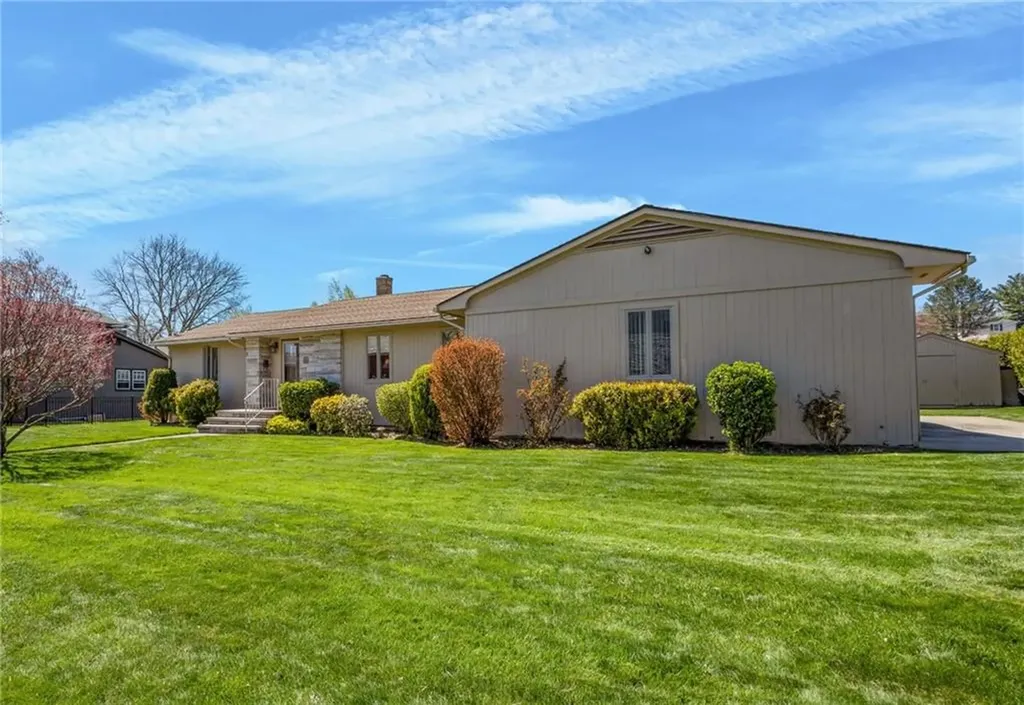 66 West River Parkway North Providence RI 02904
