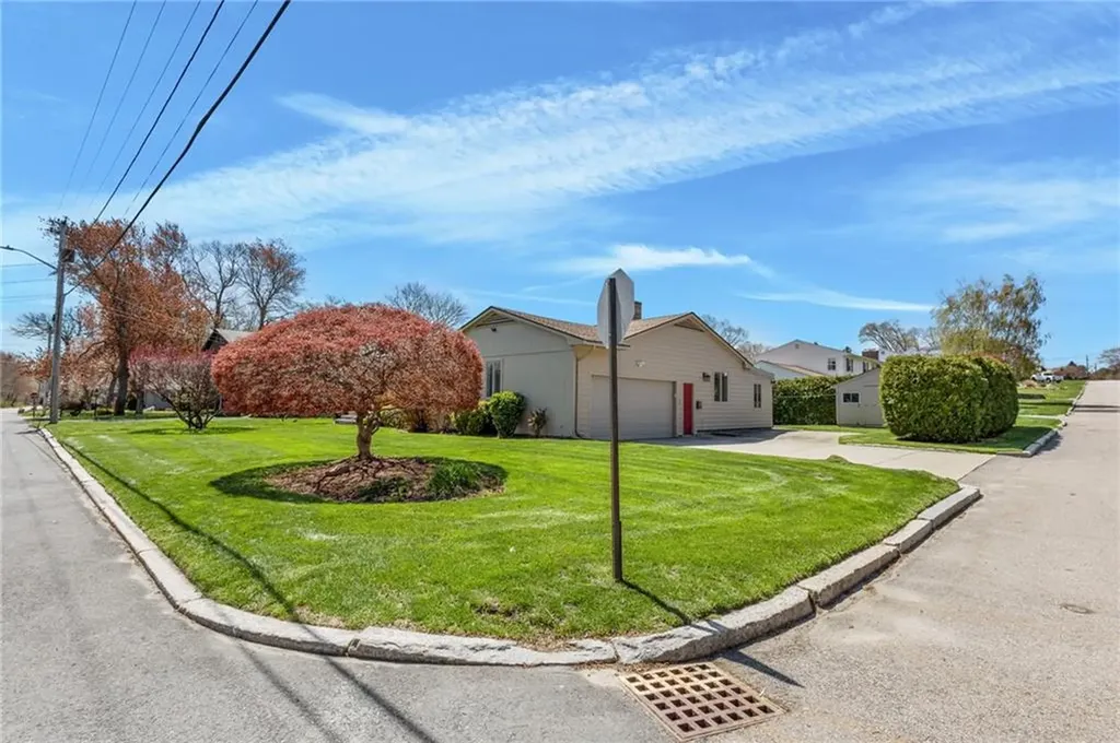 66 West River Parkway North Providence RI 02904