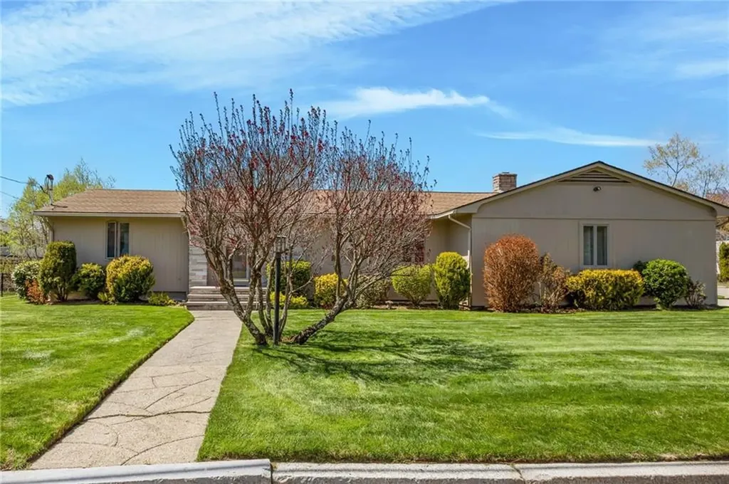 66 West River Parkway North Providence RI 02904