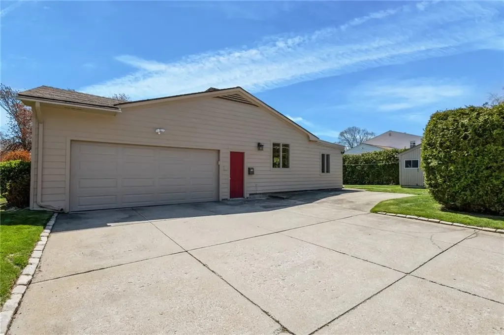 66 West River Parkway North Providence RI 02904