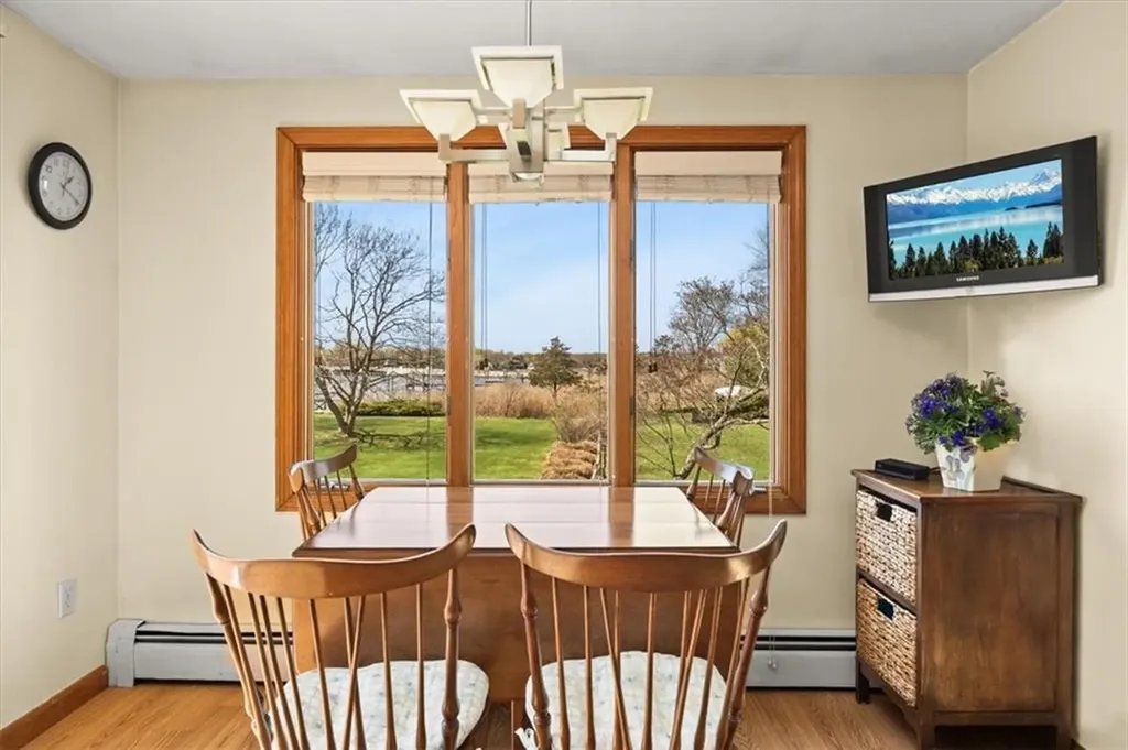 25 King Philip Avenue Barrington RI 02806