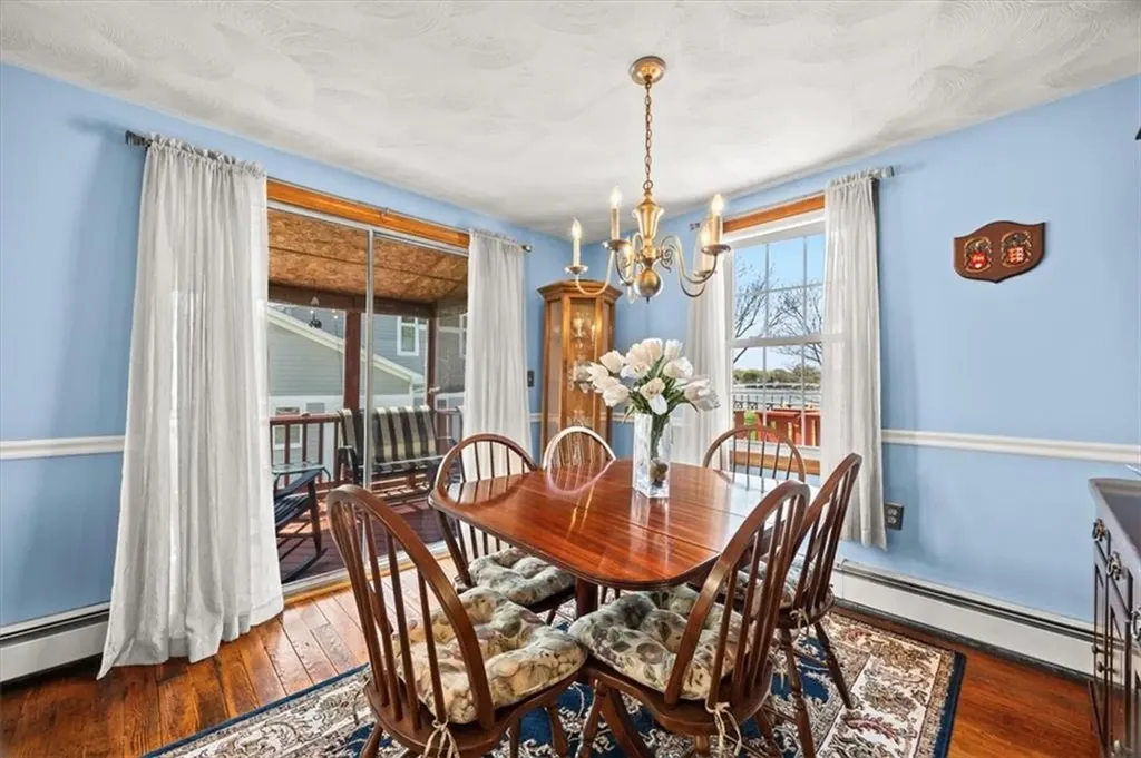25 King Philip Avenue Barrington RI 02806