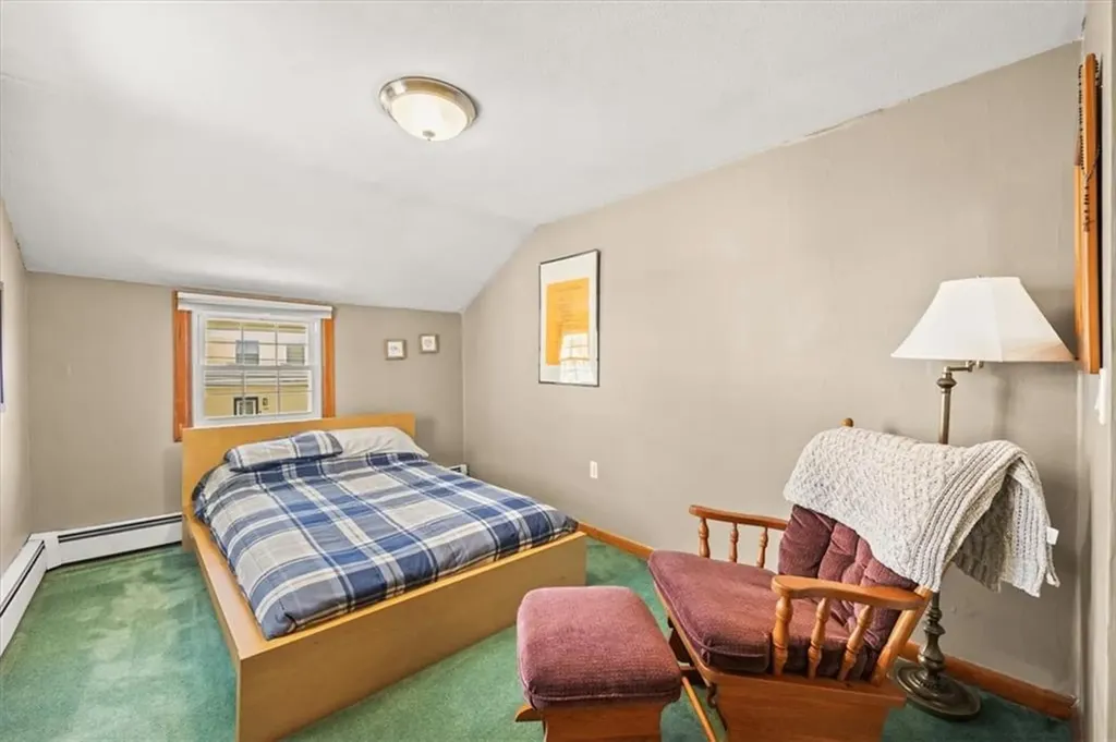 25 King Philip Avenue Barrington RI 02806