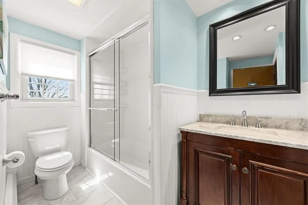 25 King Philip Avenue Barrington RI 02806