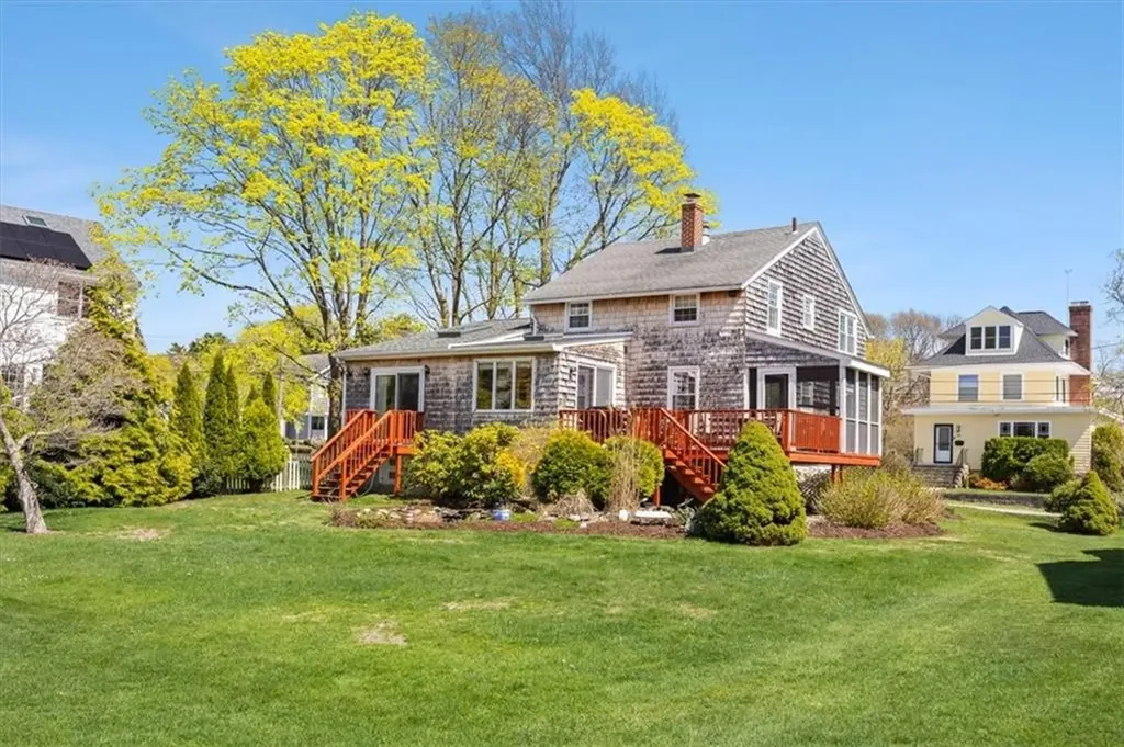 25 King Philip Avenue Barrington RI 02806