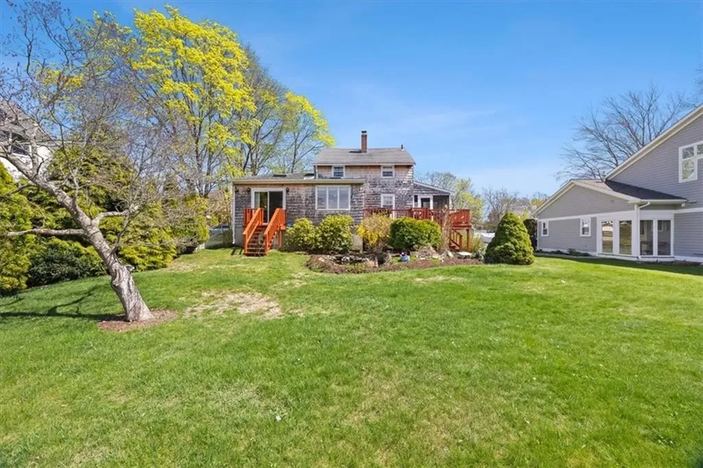 25 King Philip Avenue Barrington RI 02806