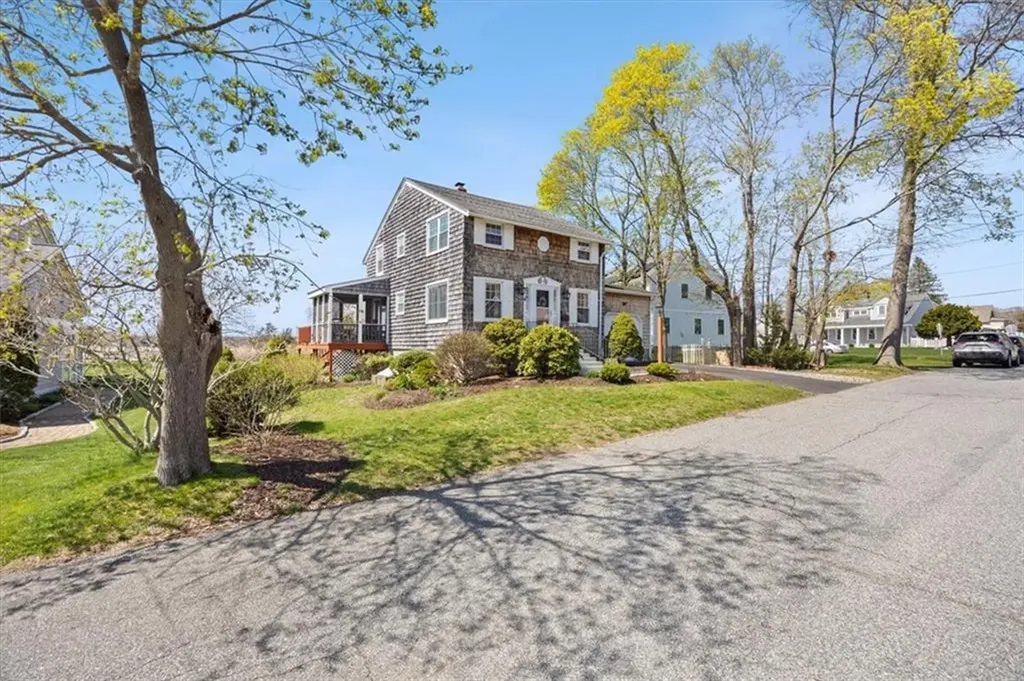 25 King Philip Avenue Barrington RI 02806