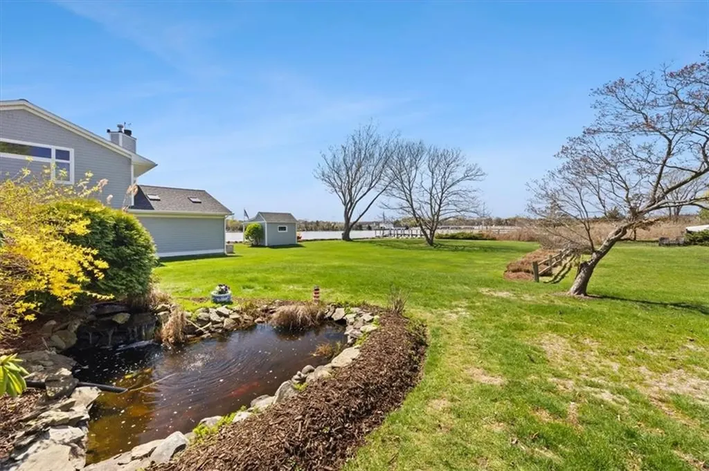 25 King Philip Avenue Barrington RI 02806