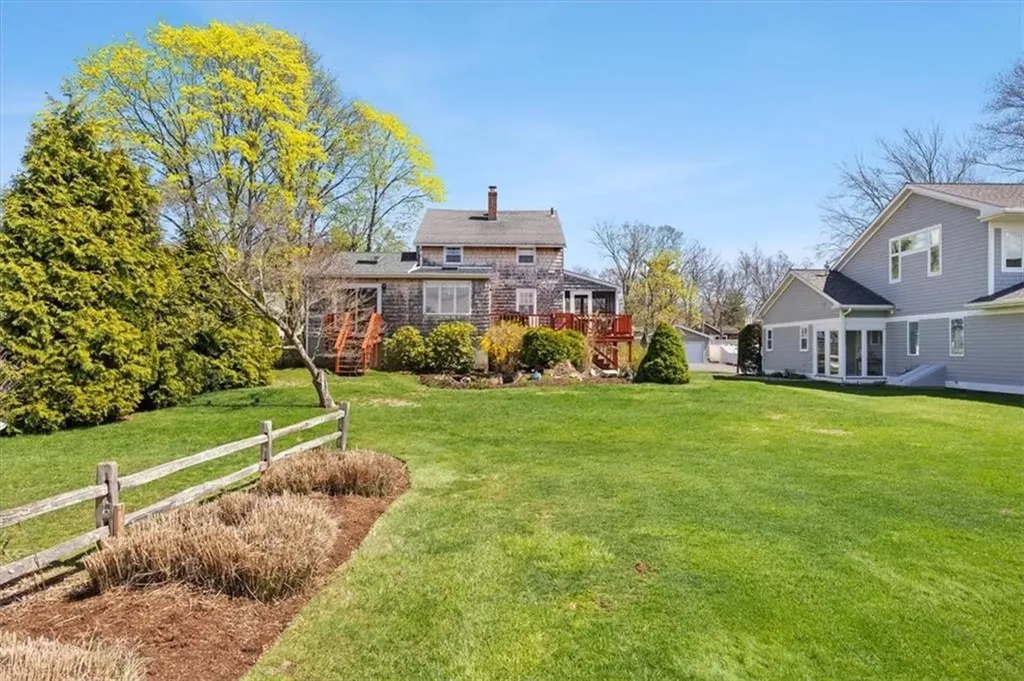 25 King Philip Avenue Barrington RI 02806