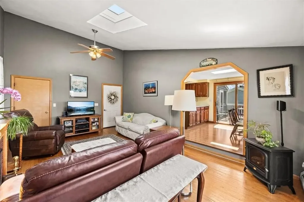 25 King Philip Avenue Barrington RI 02806