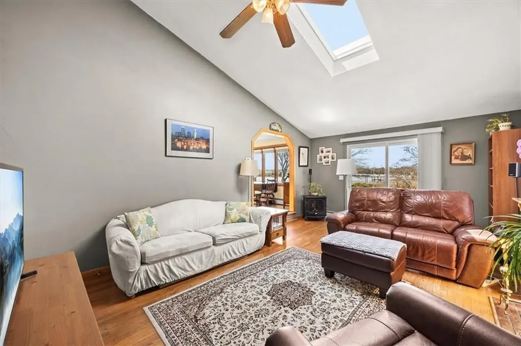 25 King Philip Avenue Barrington RI 02806