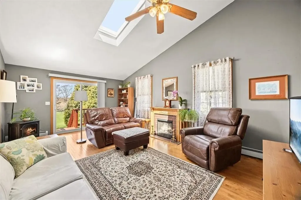 25 King Philip Avenue Barrington RI 02806