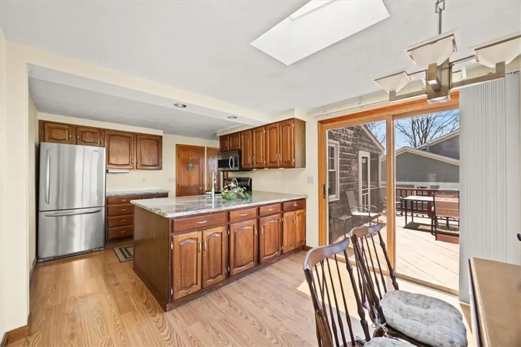 25 King Philip Avenue Barrington RI 02806