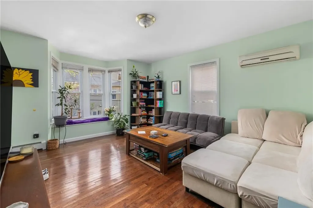 89 Knowles Street Providence RI 02906
