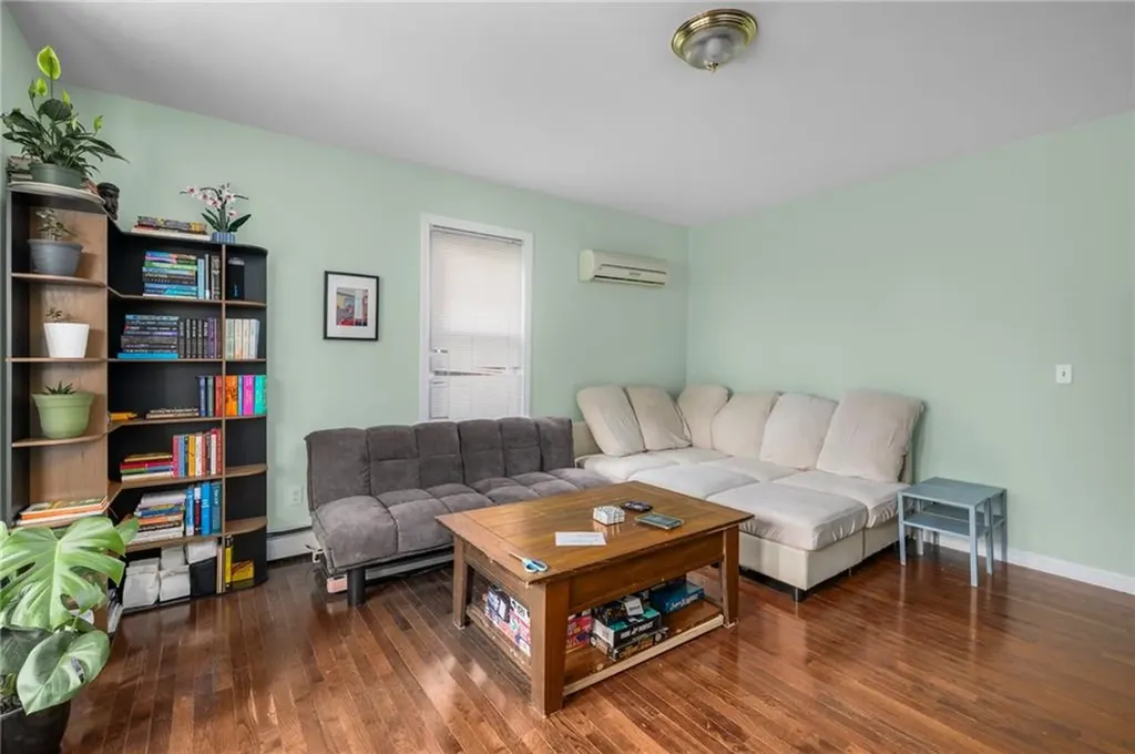 89 Knowles Street Providence RI 02906