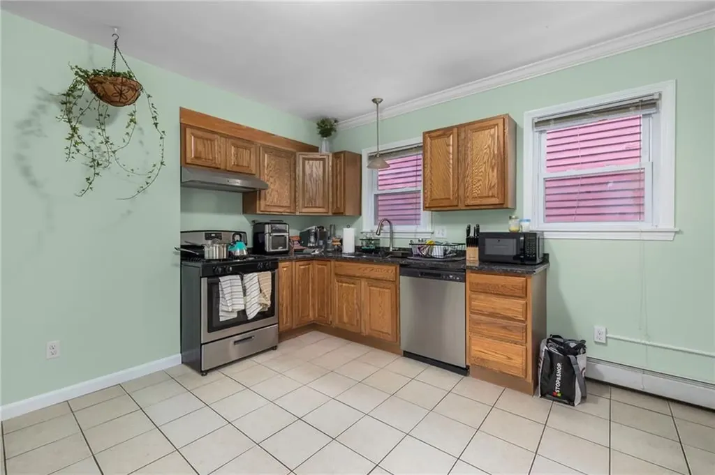 89 Knowles Street Providence RI 02906