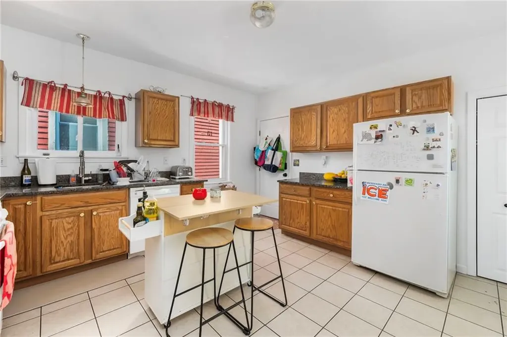 89 Knowles Street Providence RI 02906