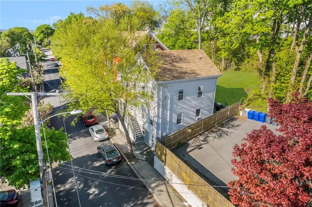 89 Knowles Street Providence RI 02906