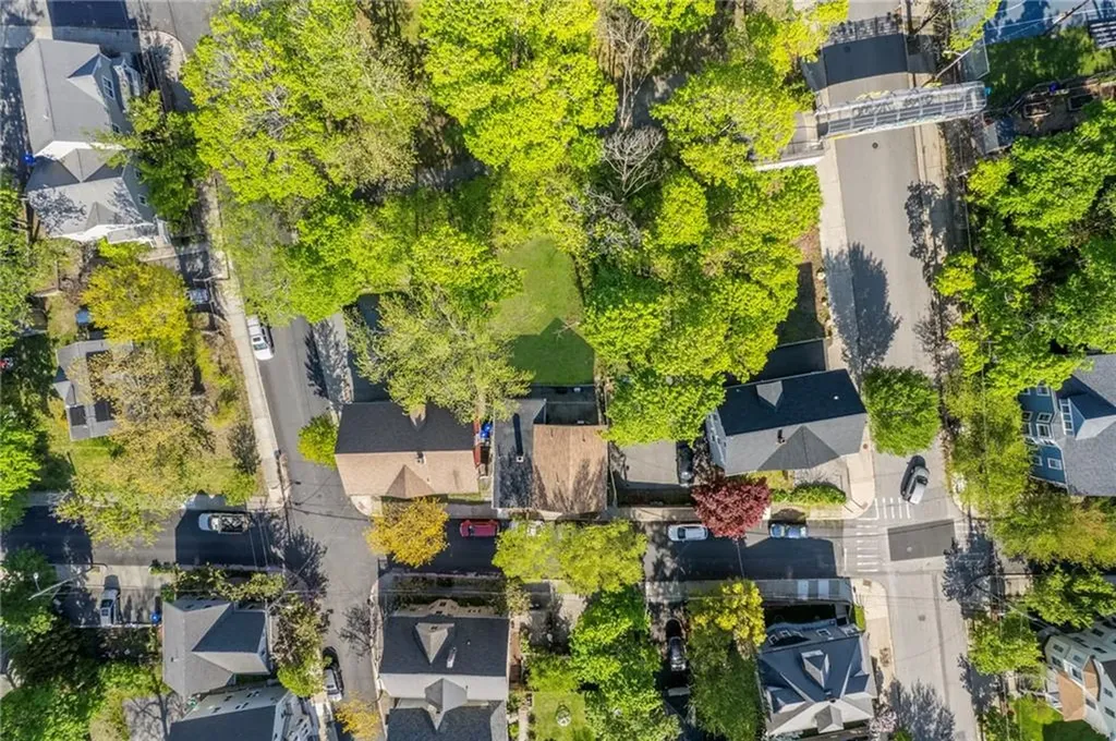 89 Knowles Street Providence RI 02906