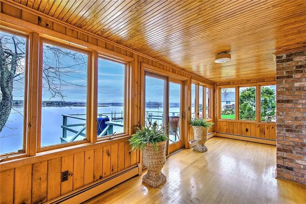 35 Hanson Road Barrington RI 02806