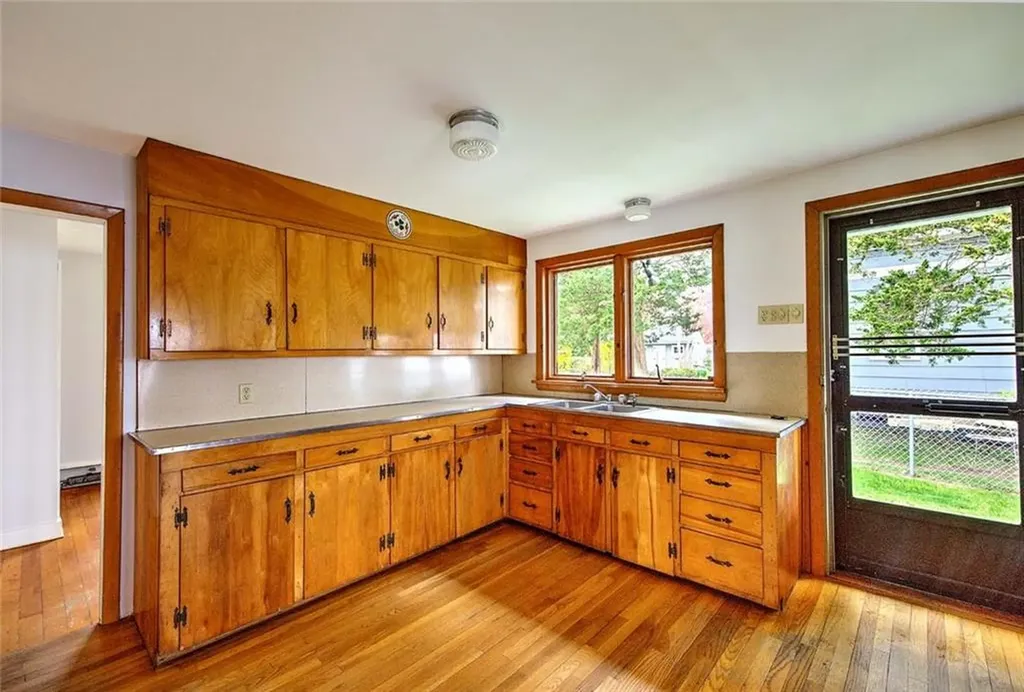 35 Hanson Road Barrington RI 02806