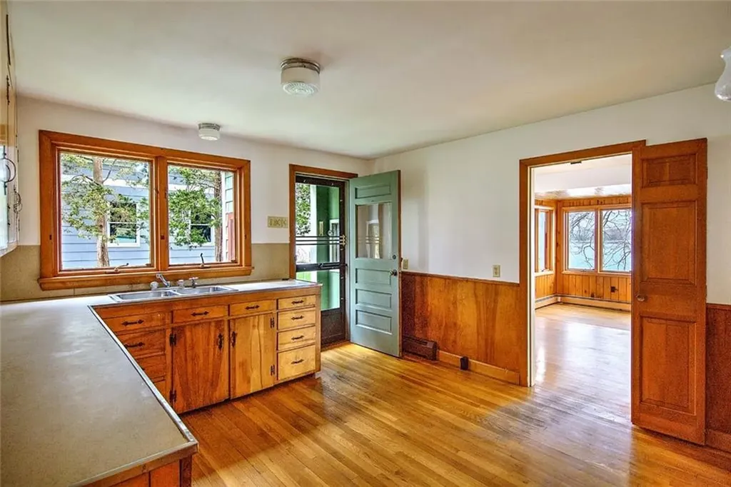 35 Hanson Road Barrington RI 02806