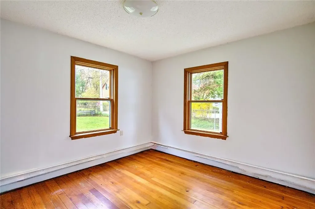 35 Hanson Road Barrington RI 02806