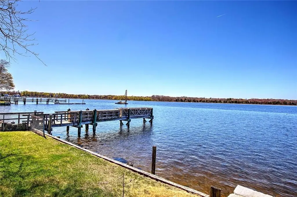 35 Hanson Road Barrington RI 02806
